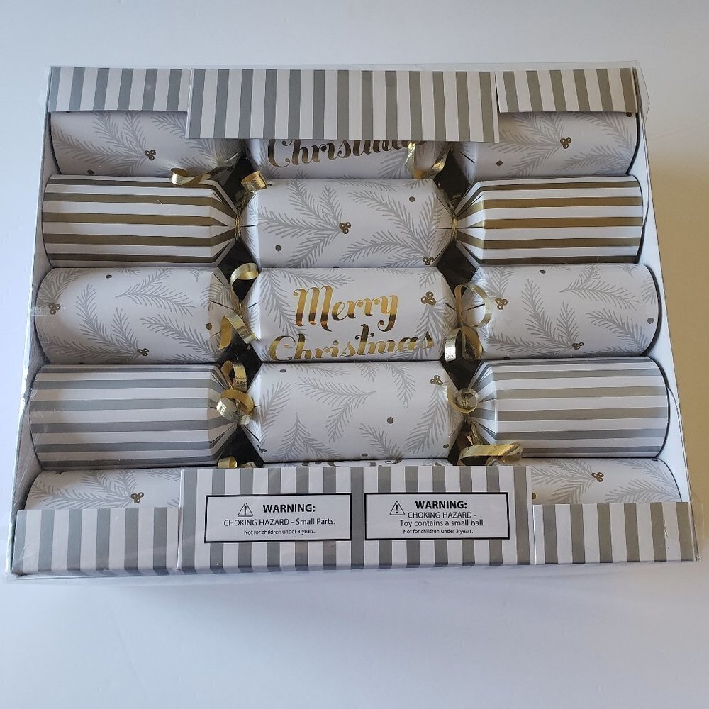 Pine Theme,  Merry Christmas and Striped Sliver and Gold Holiday Crackers (10)